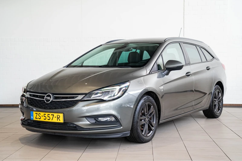 Opel Astra Sports Tourer 1.0 Turbo 120 Jaar Edition | AGR Stoelen | Climate Controle | Parkeersensoren | Navigatie | Apple Carplay & Androi