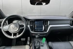 Volvo V60 T5 R-Design | Panoramadak | Head-Up | Camera | Sportstoelen | Stoelverwarming | CarPlay Android Auto