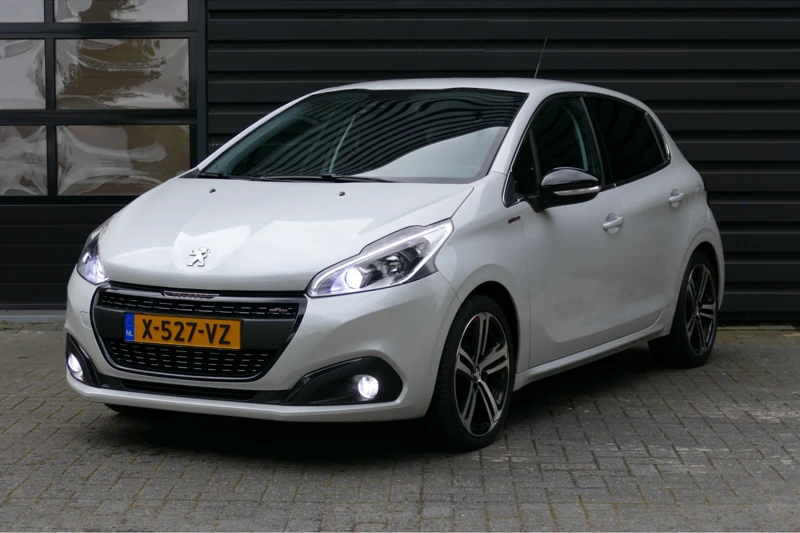 Peugeot 208 1.2 PURETECH 110PK 5-DRS GT-LINE / NAVI / LED / CLIMA / PDC / CAMERA / 17" LMV / CRUISECONTROL / BLUETOOTH / 2E EIGENAAR /