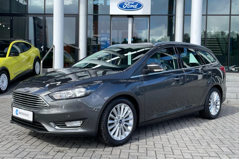 Ford Focus Wagon 1.0 125 PK Titanium | 100% Dealer Onderhouden! | 1e Eigenaar | Voorruit Verwarming | Climate Control | 17 Inch velgen |