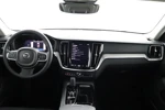 Volvo V60 T6 Recharge AWD Essential Edition | Lederen interieur | Adaptieve cruise control incl. BLIS | Stoel en Stuurverwarming |