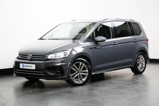 Volkswagen Touran 1.5 TSI 150 pk R-line 7p 7-DSG | Trekhaak | Standkachel | A-uitrij camera |