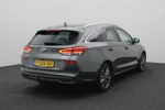 Hyundai i30 Wagon 1.5 T-GDi 160PK MHEV Premium | Stuur verwarming | Stoel Ventilatie en Verwarming | Camera | Navigatie | 17" lichtmetaal |