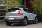 Volvo XC40 2.0 B4 Plus Dark | Adaptive Cruise | BLIS | Trekhaak | Camera | Stuur/stoelverwarming | Keyless | Harman/Kardon