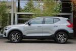 Volvo XC40 2.0 B4 Plus Dark | Adaptive Cruise | BLIS | Trekhaak | Camera | Stuur/stoelverwarming | Keyless | Harman/Kardon