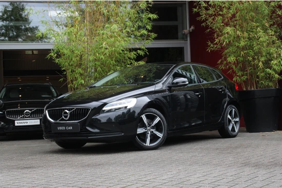 Volvo V40 2.0 T3 Nordic+ | R-Design velgen 17" | Camera | Stoelverwarming | Standkachel | Voorruitverwarming | LED