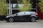 Volvo V40 2.0 T3 Nordic+ | R-Design velgen 17" | Camera | Stoelverwarming | Standkachel | Voorruitverwarming | LED