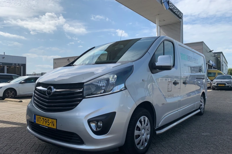 Opel Vivaro 1.6 CDTI 120PK L2H1 SPORT+ / NAVI / CLIMA / LED / PDC / CAMERA / DUBBELE SCHUIFDEUR / TREKHAAK / SIDEBARS / BLUETOOTH / CRUISECO