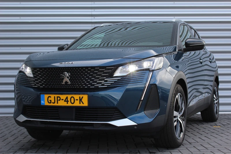 Peugeot 3008 1.2 PURETECH 130PK GT AUTOMAAT / NAVI / LEDER / CLIMA / PDC / 18" LMV / CAMERA / KEYLESS / FULL-LED / ALCANTARA / WINTERPAKKET /