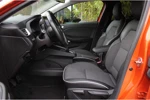 Renault Clio 1.0 TCe Intens | Camera | Keyless | Navigatie | Draadloze telefoonlader | 17" Velgen