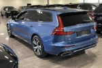 Volvo V60 T8 AWD Recharge R-Design | Schuifdak | 360° Camera | Head-Up Display | Harman Kardon | Stoel en Stuurwielverwarming | BLIS Dode