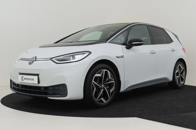 Volkswagen ID.3 First 58 kWh 204pk | €2000,- Subsidie | Adaptief cruise control | Navigatie | App connect | Camera achter | Parkeersensoren v+a