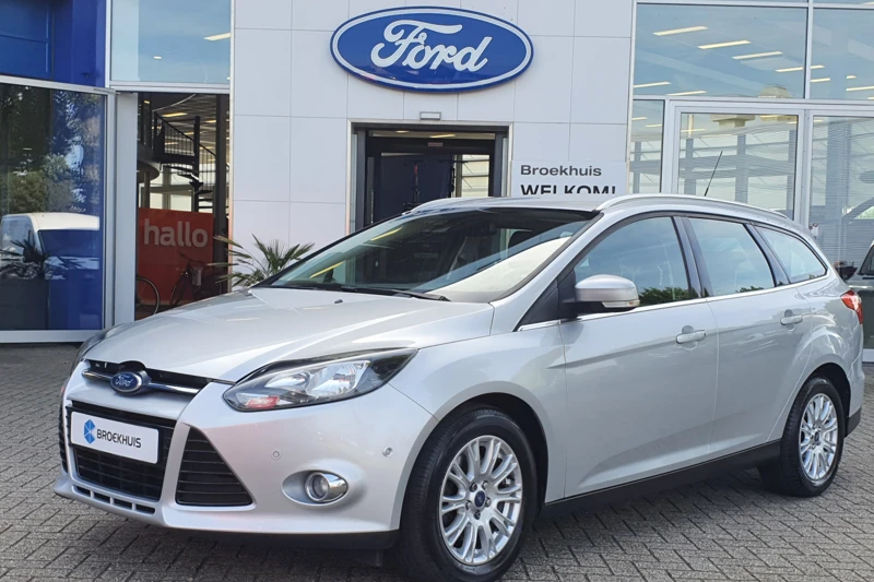 Ford Focus Wagon 1.6 EcoBoost Titanium | Trekhaak | Navigatie | Parkeersensoren | Climate Control