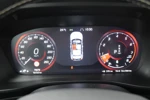 Volvo XC40 B4 R-Design | Visual Park Assist (incl. 360˚ view) | Adaptieve cruise control incl. BLIS | Stoel en Stuurverwarming |