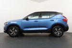 Volvo XC40 B4 R-Design | Visual Park Assist (incl. 360˚ view) | Adaptieve cruise control incl. BLIS | Stoel en Stuurverwarming |