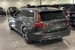 Volvo V60 T6 AWD Recharge Inscription | Schuifdak | Trekhaak | Stoel en Stuurwielverwarming | Parkeercamera | 19 Inch | Keyless Drive | Be