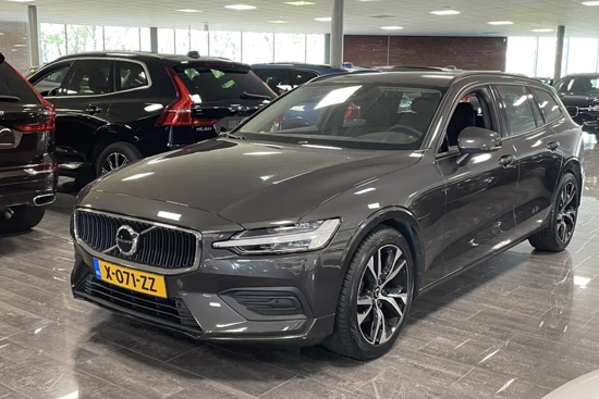 Volvo V60 B3 Essential | All Season banden | Trekhaak | Stoelverwarming voor+achter | Stuurwielverwarming | Adaptieve Cruise Control | Pil