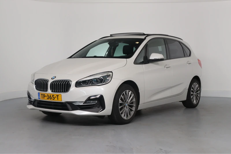 BMW 2 Serie Active Tourer 218i High Executive | Open Dak | Comfort Stoelern | Leder | Harman/Kardon | Camera | Navi | Clima | Stoelverwarmin