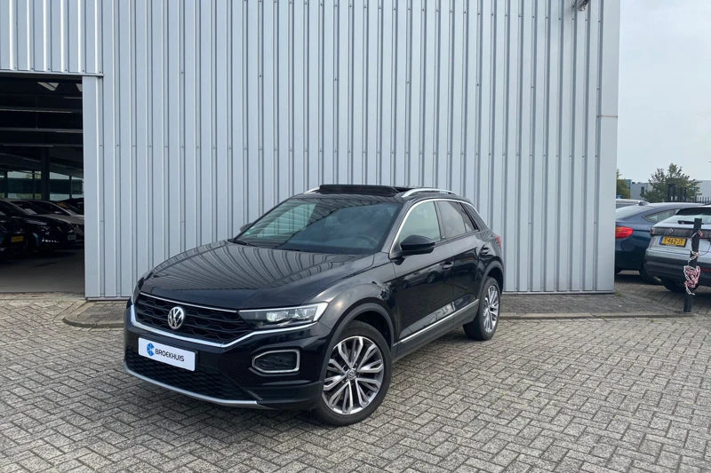 Volkswagen T-Roc 1.5 TSI 150PK Style | Panoramadak | Stoel+Stuurwielverwarming | Camera Achter | Digitaal Dashboard | LED Koplampen | 18''LMV