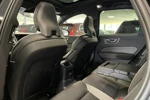 Volvo XC60 T6 AWD Recharge R-Design | Head-Up Display | Stoel en Stuurwielverwarming | Full LED Meesturende koplampen | Parkeercamera | BLI