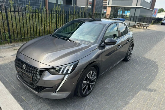 Peugeot 208 1.2 130PK GT-Line Automaat | Unieke uitvoering! | Vol Leder | Massage | Camera | Navigatie | Elektrisch verstelbaar |