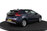 Volvo V40 Cross Country T4 Momentum | Panoramadak | Vaste trekhaak | Parkassist camera | Stoelverwarming |