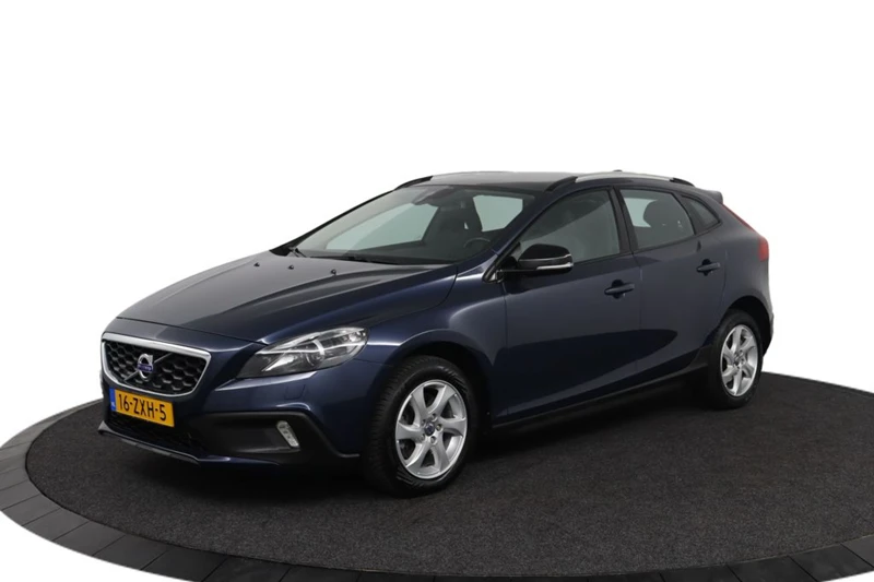 Volvo V40 Cross Country T4 Momentum | Panoramadak | Vaste trekhaak | Parkassist camera | Stoelverwarming |