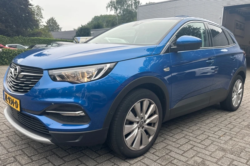 Opel Grandland X 1.2T B EXECUTIVE I NL-AUTO! I DEALER OH! I CRUISE I NAVI I TREKHAAK I 19' LM. VELGEN I PARK SENS V+A