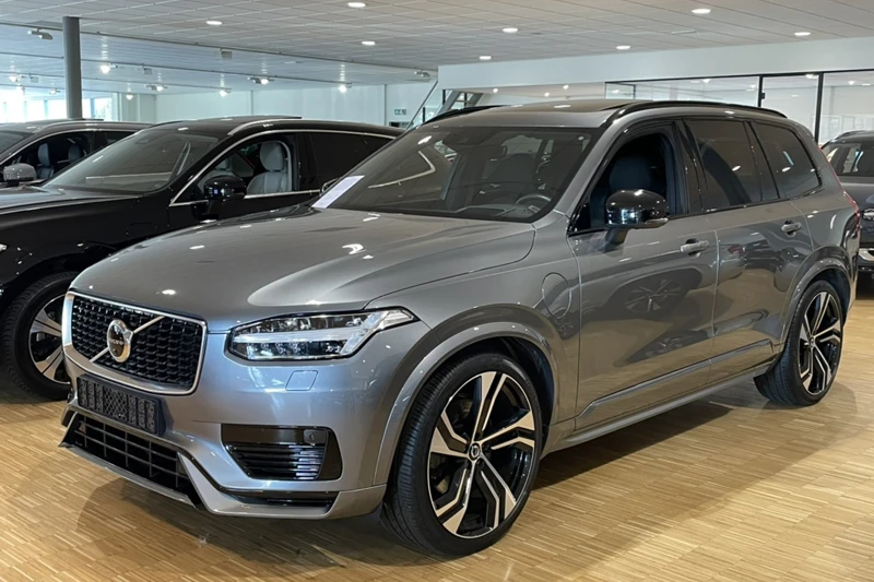 Volvo XC90 T8 AWD Recharge R-Design | Vol! | Luchtvering | Trekhaak | 360° Camera | Stoelventilatie | Head-Up Display | Harman Kardon | Sta