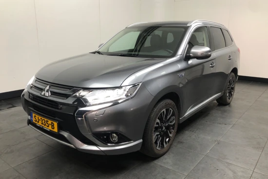 Mitsubishi Outlander 2.0 PHEV Premium | LED | Trekhaak | Leder/Alcantara | Clima | Camera | Navi By App | Keyless | Cruise | 18'' Lichtmetalen Velgen