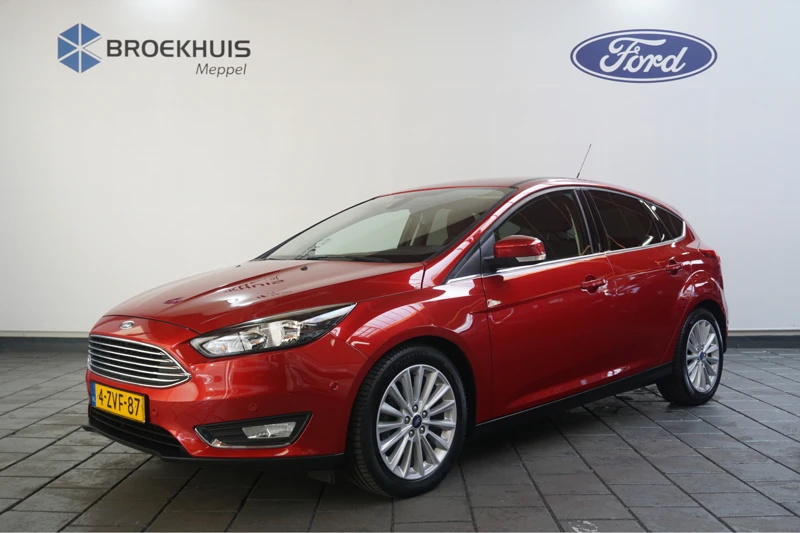 Ford Focus 1.0 Titanium Edition | Orig. NL | Navi | Clima | Cruise | Parkeersensoren Voor + Achter | Trekhaak | Voorruitverwarming |