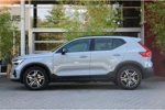 Volvo XC40 2.0 B4 Plus Dark | Adaptive Cruise | BLIS | Trekhaak | Camera | Stuur/stoelverwarming | Keyless | Harman/Kardon