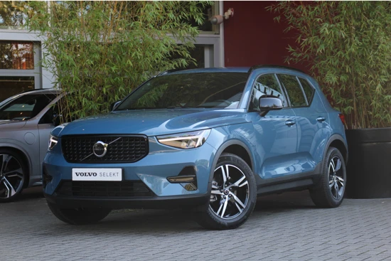 Volvo XC40 2.0 B4 Plus Dark | Adaptive Cruise | BLIS | Trekhaak | Camera | Stuur/stoelverwarming | Keyless | Harman/Kardon