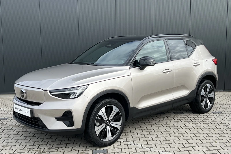 Volvo XC40 Recharge Singel Motor | Verwarmde Stoelen en Stuurwiel | LED | Getinte Ruiten | Warmtepomp |