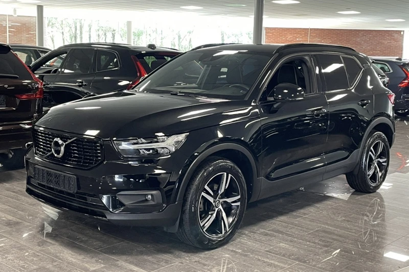 Volvo XC40 T3 Aut. R-Design | Stoelverwarming | Standkachel met Volvo On Call App | Parkeercamera | BLIS Dode Hoek Detectie | Leder Alcanta