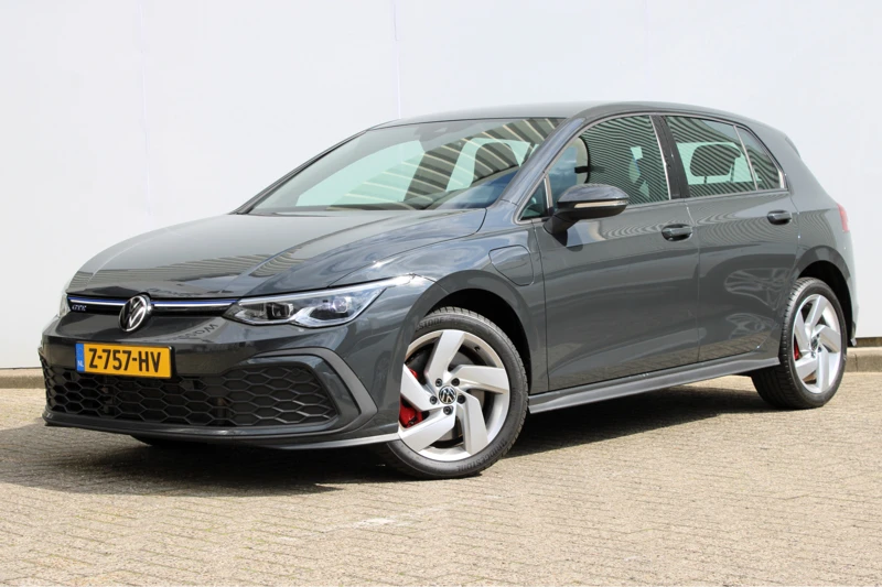 Volkswagen Golf GTE 1.4TSI 245pk | Virtual Cockpit | Navigatie | Keyless Entree | Sfeerverlichting | 17'' LMV | Draadloos Opladen | App-Connect