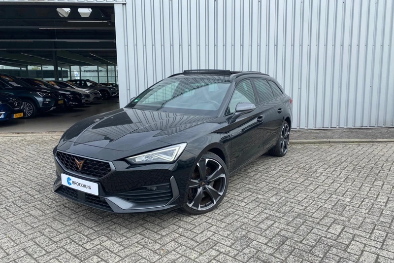 CUPRA Leon Sportstourer 1.4 245Pk e-Hybrid VZ Performance | Panorama Dak | Stoel+Stuurwielverwarming | Achteruitrij Camera | Elek. Verstelbare Stoelen |