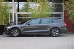 Volvo V60 2.0 B3 Essential Edition| Stuur-stoelverwarming| Trekhaak| Adaptive cruise| Dodehoeksensoren| 18 inch wielen