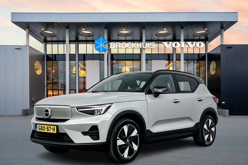 Volvo XC40 Extened Range 82kW Core | Adaptieve Cruise | BLIS | Stuur/Stoelverwarming | Getint glas | Parkeercamera