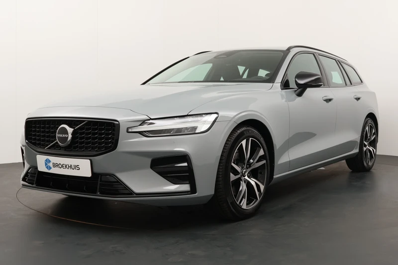 Volvo V60 2.0 B4 Plus Dark | Stoel + Stuurwielverwarming | BLIS | Parkeersensoren V+A | Adaptieve Cruise control | Pilot Assist | DAB+ |