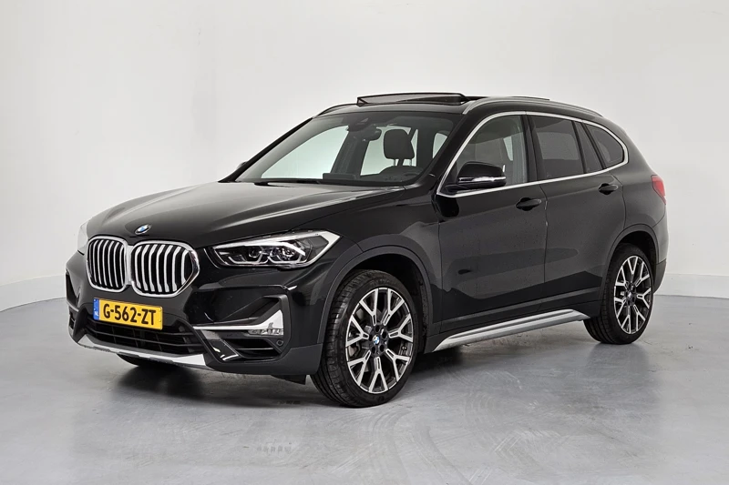 BMW X1 sDrive20i VDL Nedcar Edition | Dealer Onderhouden! | Open Dak | LED | Memory Zetels | Trekhaak | Camera | Navi | Clima | Stoelve