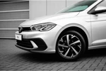 Volkswagen Polo Life Edition | Inclusief €2000,- inruilvoordeel | 'App-Connect' smartphone integratie | Airconditioning automatisch (Climatronic), 2-zone | Buitenspiegels elektrisch instel- verwarm- en inklapbaar