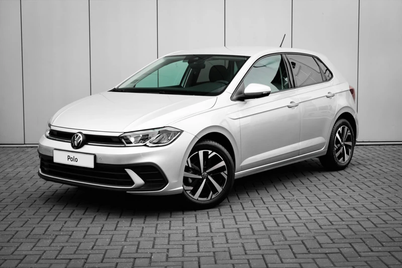 Volkswagen Polo Life Edition | Inclusief €2000,- inruilvoordeel | 'App-Connect' smartphone integratie | Airconditioning automatisch (Climatronic), 2-zone | Buitenspiegels elektrisch instel- verwarm- en inklapbaar