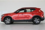 Volvo XC40 B4 200PK Plus Dark | Trekhaak | Blis | Elektrisch Stoelen | HK Audio | Verwarmbare voorruit