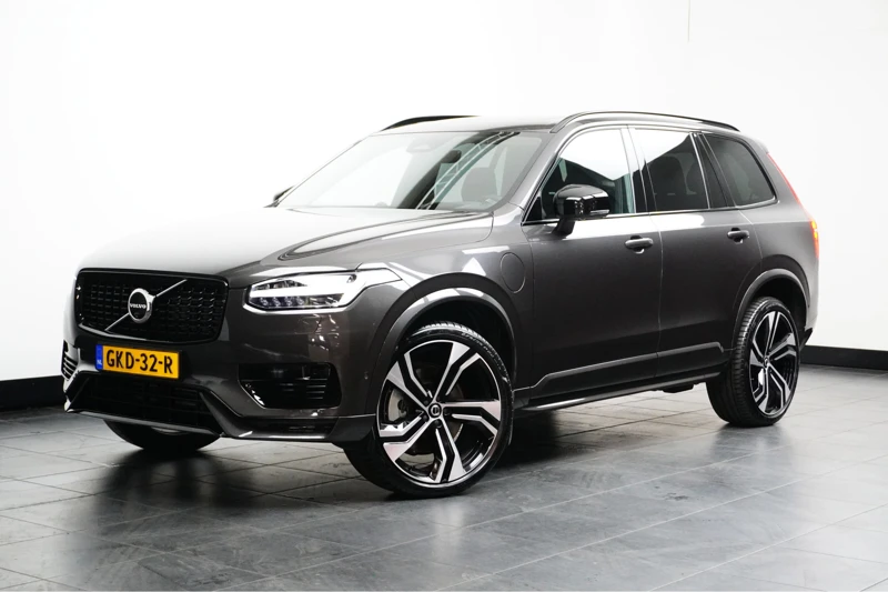 Volvo XC90 T8 Recharge AWD Ultimate Dark | Luchtvering | Bowers & Wilkins | 360° Camera | Panoramadak | Head-up display | 22-Inch | BOMVOL!