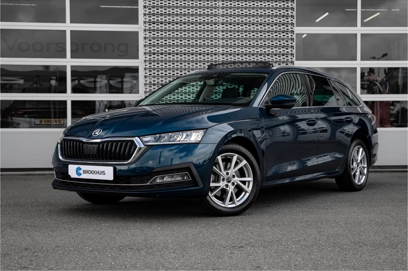 Škoda Octavia Combi Business Edition Plus 1.4TSI 204pk PHEV | Panoramadak | Lederen bekleding | 18" | Head-up |