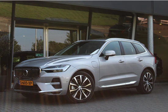 Volvo XC60 T6 AWD Ultimate Bright | Luchtvering | 360° Camera | Bowers & Wilkins | Massage | Ventilatie | Head-up Display | Panoramadak | T