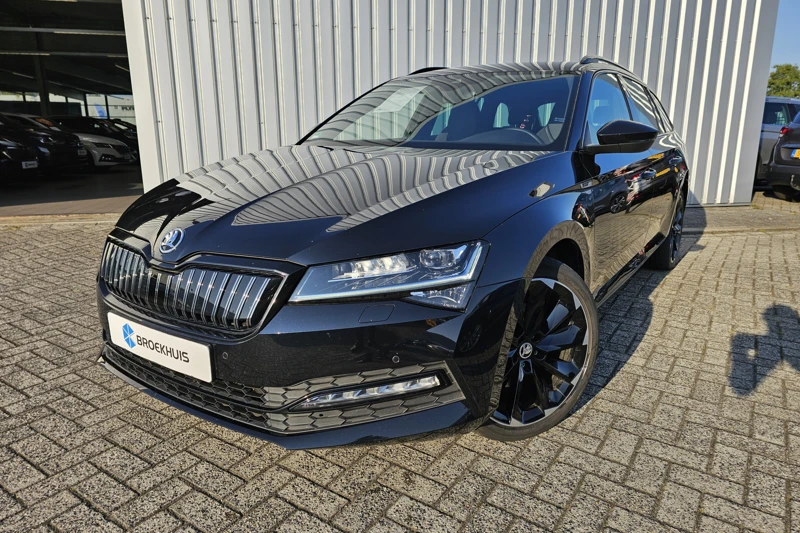 Škoda Superb Combi 1.4 TSI 218pk iV Sportline Business | 100% Dealeronderhouden | Zwenkbare trekhaak | Adaptive cruise control | Achteruitrij