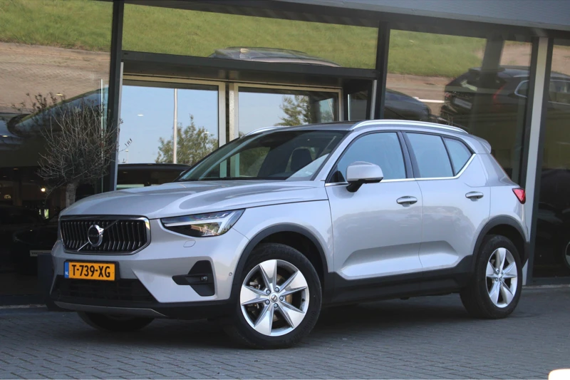 Volvo XC40 B3 Plus Bright | Harman/Kardon | Lighting-Pack | 360° Camera | Panoramadak | Parkeerverwarming | Leder | Trekhaak | BLIS