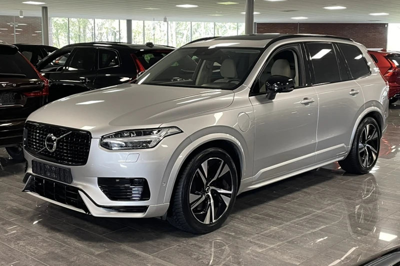 Volvo XC90 T8 AWD Recharge R-Design | Uniek! | Luchtvering | 360° Camera | Harman Kardon | Standkachel met Volvo On Call App | Stoelverwarm